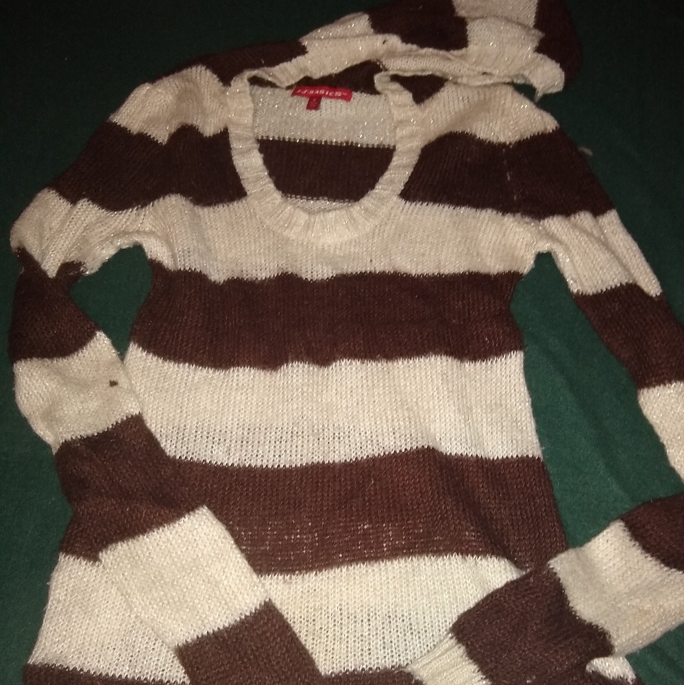 Juniors medium sweater tunic with hood